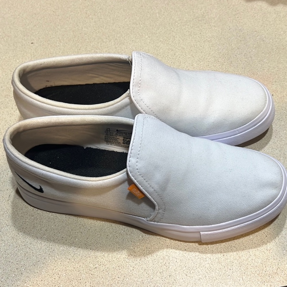 Nike White Slip-On Men's Shoes